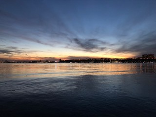 Obraz premium Beautiful Sunset on the Upper West Side of Manhattan New York City on Hudson River
