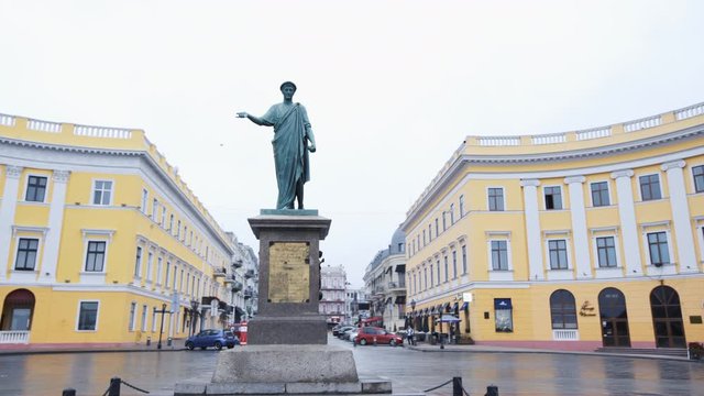 Statue of the Duc de Richelieu in Odessa, Ukraine slow approach wraparound 4K