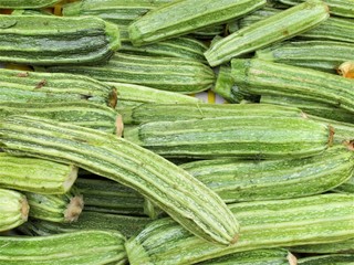 zucchini on the market