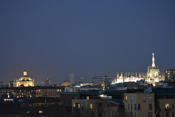Fototapeta na wymiar panorama notturno milano