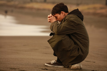 落ち込む男性 Wall Mural Wallpaper Murals Wallsheaven Yamasan