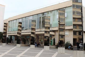 Le centre culturel et de la vie associative à Villeurbanne - Vue extérieure - Ville de Villeurbanne - Département du Rhône - France