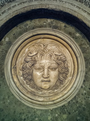 scultura del mito di medusa