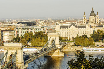 Budapest, Stadtansicht, Donau, Kirche St. Stefan, Kettenbrücke,