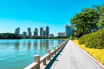 Fototapeta na wymiar West Lake in Quanzhou, China.