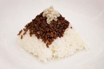 Thai jasmine rice decorate over plate