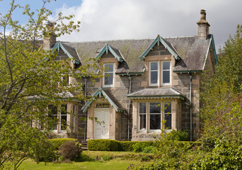 Loch An Eilein - cottage - Scotland