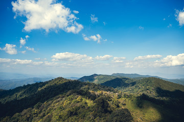 Naklejka premium Daytime mountain clear sky Mountain landscape