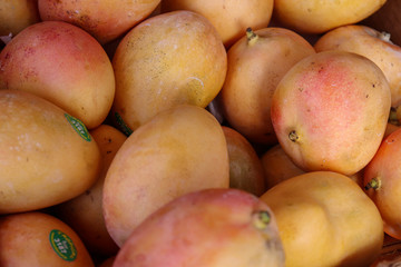Frutas e legumes na feira