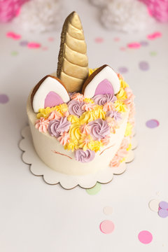 cake in the form of a unicorn. photo shoot cake smash