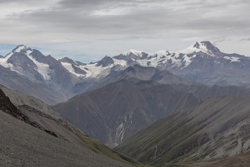 Panoramic views of snowy mountain peaks in Georgia