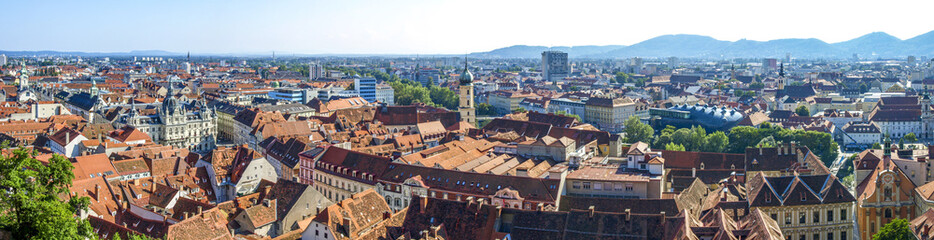 Fototapeta na wymiar Graz, Blick auf Graz, Hauptplatz mit Rathaus, Österreich, Steie
