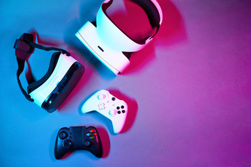 Keyboard, mouse, gamepad, virtual reality headset and headphones.