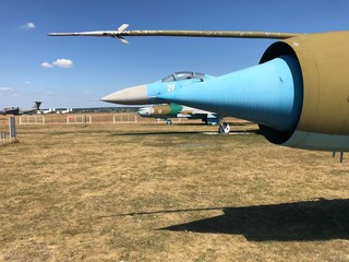 Vieux avions de chasse soviétique à Kharkiv, en Ukraine