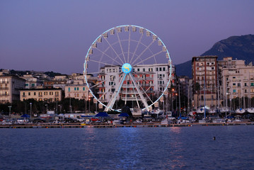 Italia ; Ruota Panoramica, lungomare Salerno, 23 Dicembre 2019.