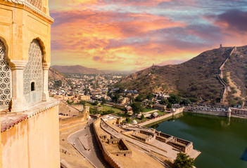 Obraz premium Amer amber city as seen from the fort near jaipur rajasthan india