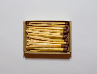 box with regular yellow matches 2