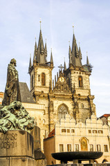 Fototapeta na wymiar Prag, Altstädter Ring, Staromestske namesti, Teynkirche, Jan Hu