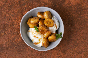 icecream and fried bananas