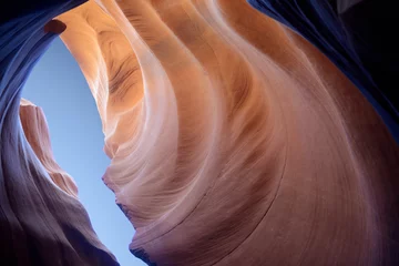 Fototapeten Antelope slot canyon looking into the skies © Gleb