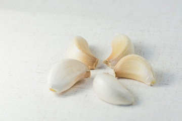 Break open garlic, garlic cloves put together.