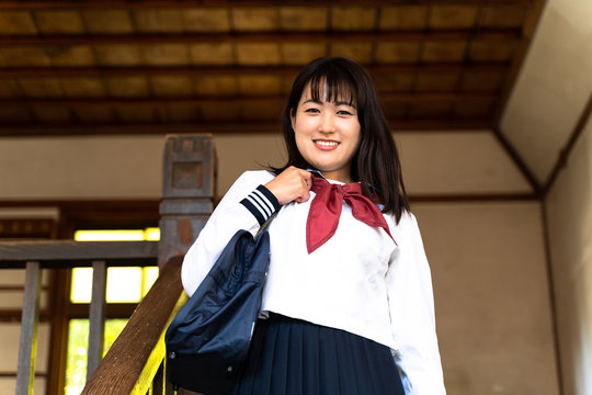 階段の女子高生 Stock Photo Adobe Stock 階段の女子高生 Stock Photo Adobe Stock