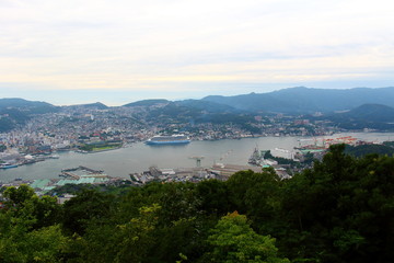 Fototapeta na wymiar 稲佐山から臨む長崎湾と長崎市街　Nagasaki Bay and Nagasaki city from Inasayama mountain