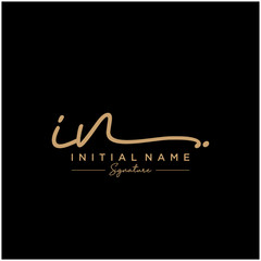 Obraz premium Letter IN Signature Logo Template Vector