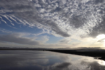 Obraz premium Dachaidan Emerald Salt Lake in Qinghai Province, China