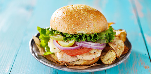 grilled chicken sandwich with chips