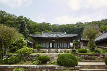 Fototapeta na wymiar Songgwangsa Temple is a very famous and old temple in Korea.