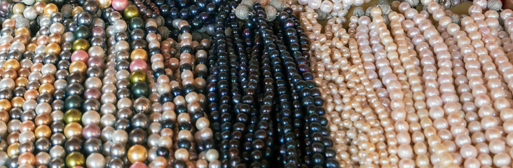 beads pearl in mother-of-pearl