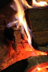 Feu de chemin&eacute;e dans les chaumi&egrave;res lorraines
