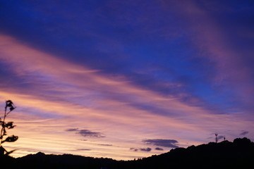 夕刻の時間のきれいな色の空
