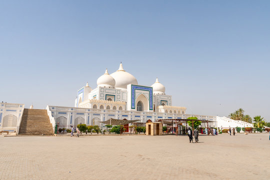 Larkana Bhutto Family Mausoleum 17