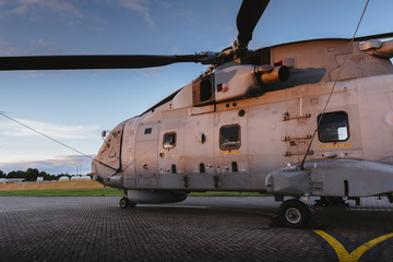 military helicopter 