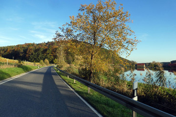 Fototapeta premium Albacher Straße von Reichmannsdorf nach Mühlhausen