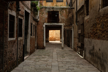 Fototapeta na wymiar alley in Venice
