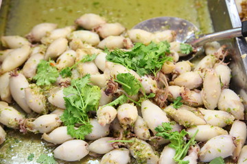 Thai food is popular to eat