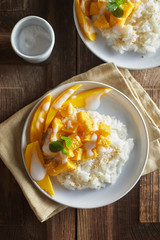 Mango with sticky rice , Thai dessert .