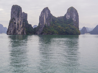 Fototapeta na wymiar Scenic landscape in Halong Bay, Vietnam