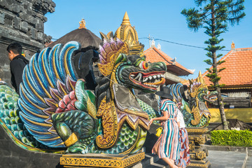 Fototapeta premium A beautiful view of Tanah Lot temple in Bali, Indonesia