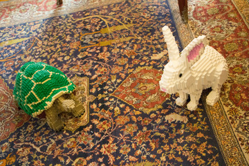 Tortuga y conejo de Brick