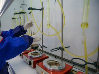 determination of oil quality in laboratory equipment