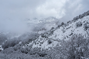 Fototapeta na wymiar Snowy mountains in northern spain