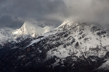 Fototapeta na wymiar Snowy mountains in northern spain