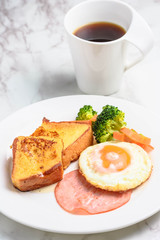 朝食イメージ　フレンチトースト