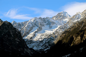 Obraz premium Photo landscape beautiful mountains illuminated