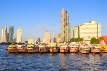 Obraz premium A beautiful view of Chao Phraya River in Bangkok, Thailand.