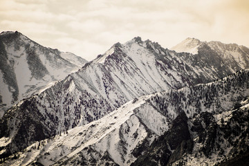 Fototapeta na wymiar Snowy Mountain Peaks Sierra Nevada